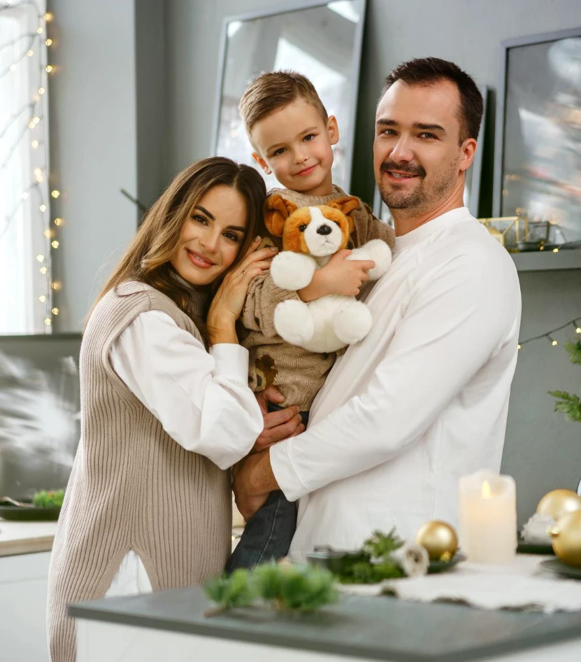 A happy Canadian family protected by term life insurance
